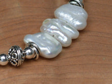 Load image into Gallery viewer, Petal Pearl Bracelet